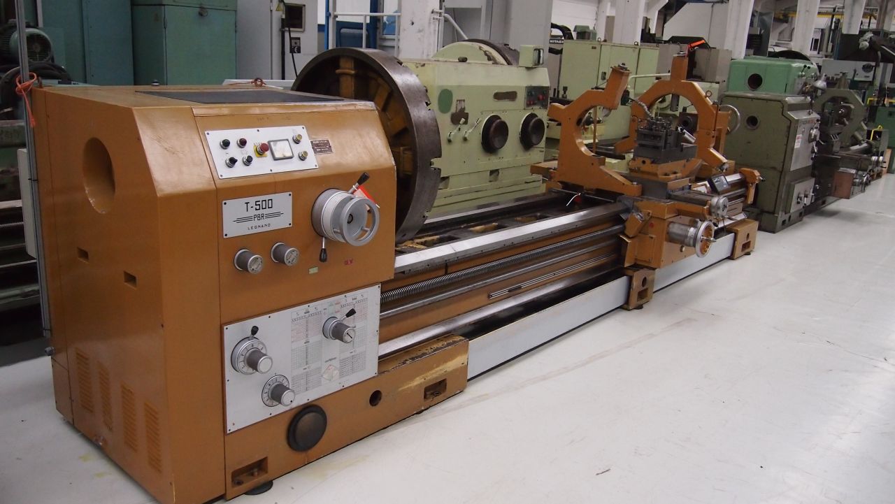 Пульт adast dominant 747. More and more machines are used. More and more machines are used. Screw-cutting lathe. More and more machines are used.